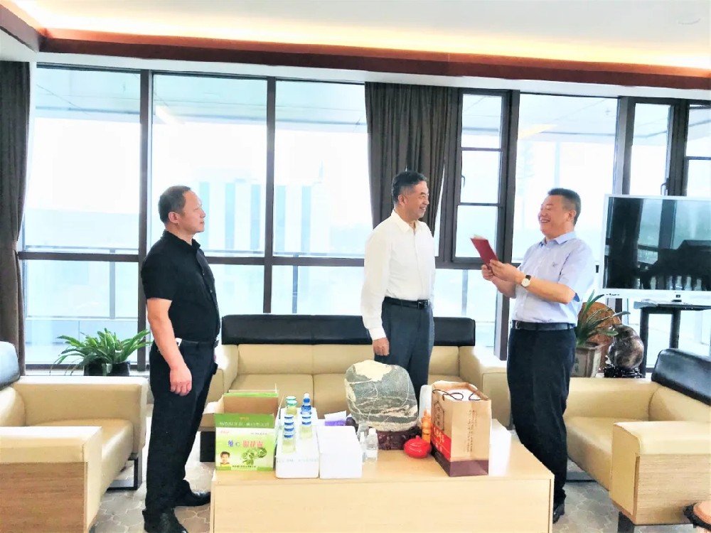 石花雙雄醉聯(lián)手襄陽企聯(lián)為黃正軍、馬建華、張華總經(jīng)理送上生日祝福