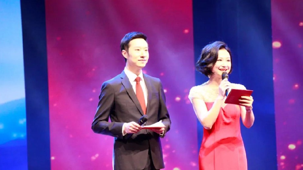 百年輝煌賦成華章，“‘石花雙雄醉’企業(yè)永遠(yuǎn)跟黨走”詩歌朗誦會(huì)圓滿成功