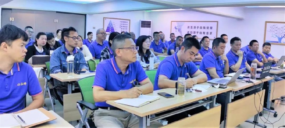 發(fā)紅包啦！季度總結兌現(xiàn)承諾，雙雄醉全員沖刺第三季度目標