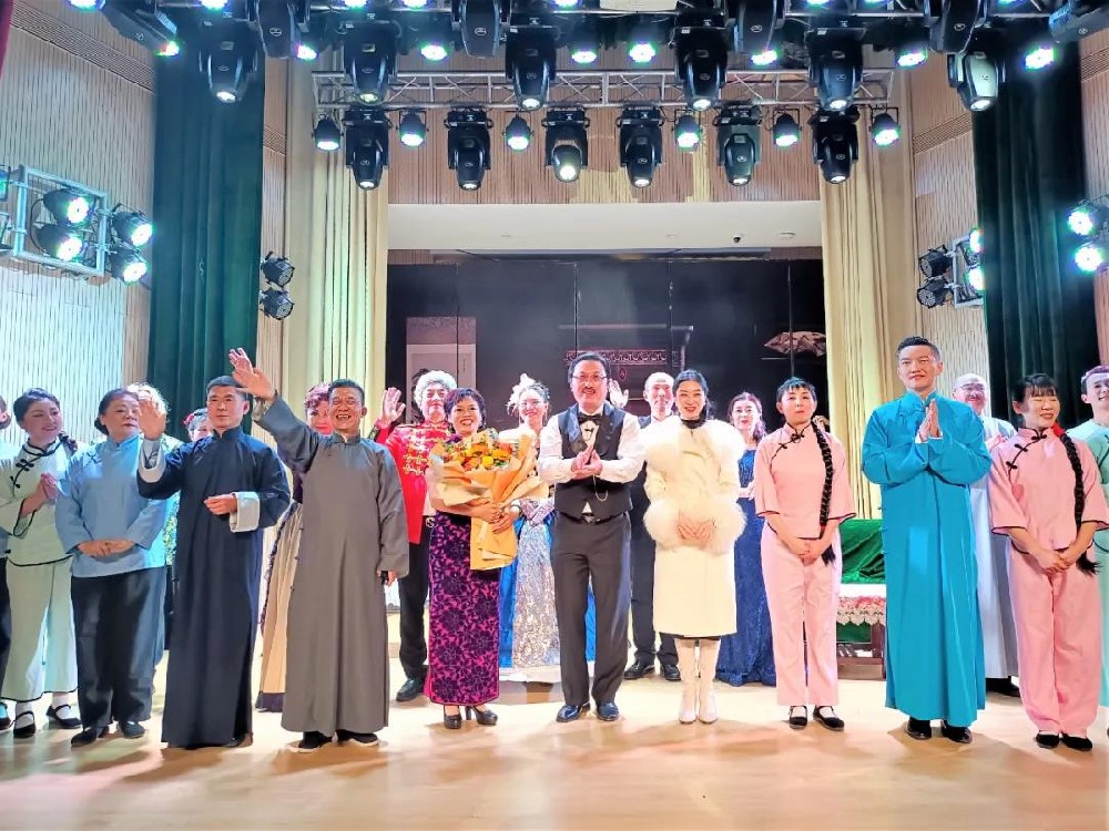 雙雄醉為文化襄陽添彩，襄陽武漢兩地戲劇聯(lián)袂、詩歌朗誦交流演出圓滿成功！