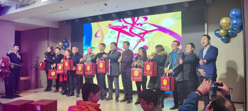 開新局、譜新篇，物流人年會(huì)豪飲雙雄醉，湖北省現(xiàn)代物流促進(jìn)會(huì)襄陽年會(huì)如期召開！