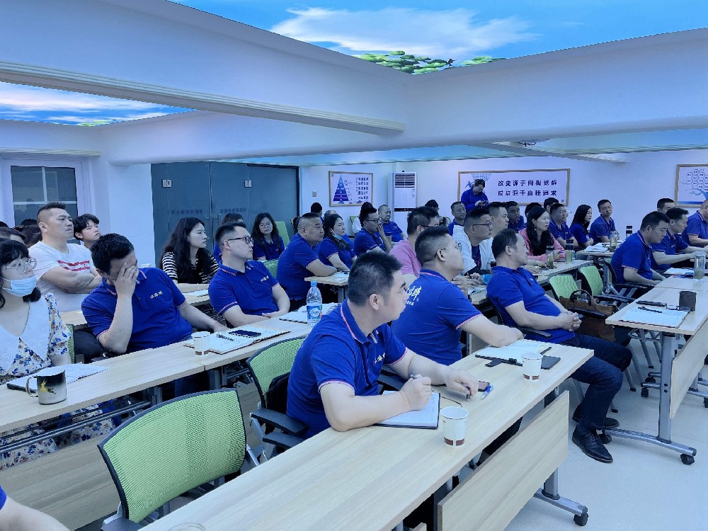 造氛圍、促動(dòng)銷，石花雙雄醉召開(kāi)6月?tīng)I(yíng)銷暨表彰會(huì)議