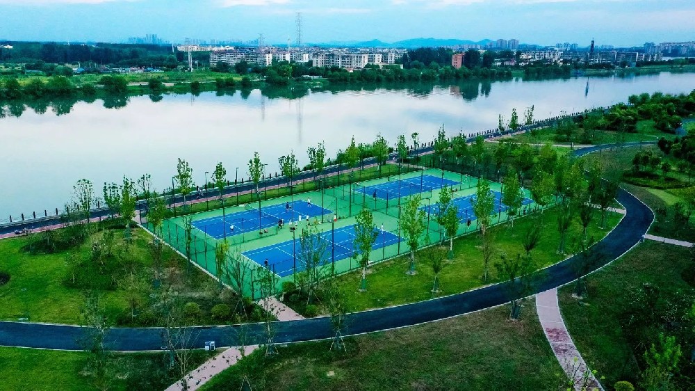 喝雙雄醉酒，打快樂網(wǎng)球！熱烈祝賀龍韻網(wǎng)球俱樂部盛大開業(yè)暨2024“石花雙雄醉杯”心動123網(wǎng)球挑戰(zhàn)賽隆重開幕