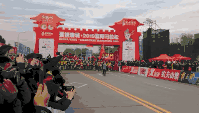 看!這就是襄馬！你好！雙雄醉跑團(tuán)！