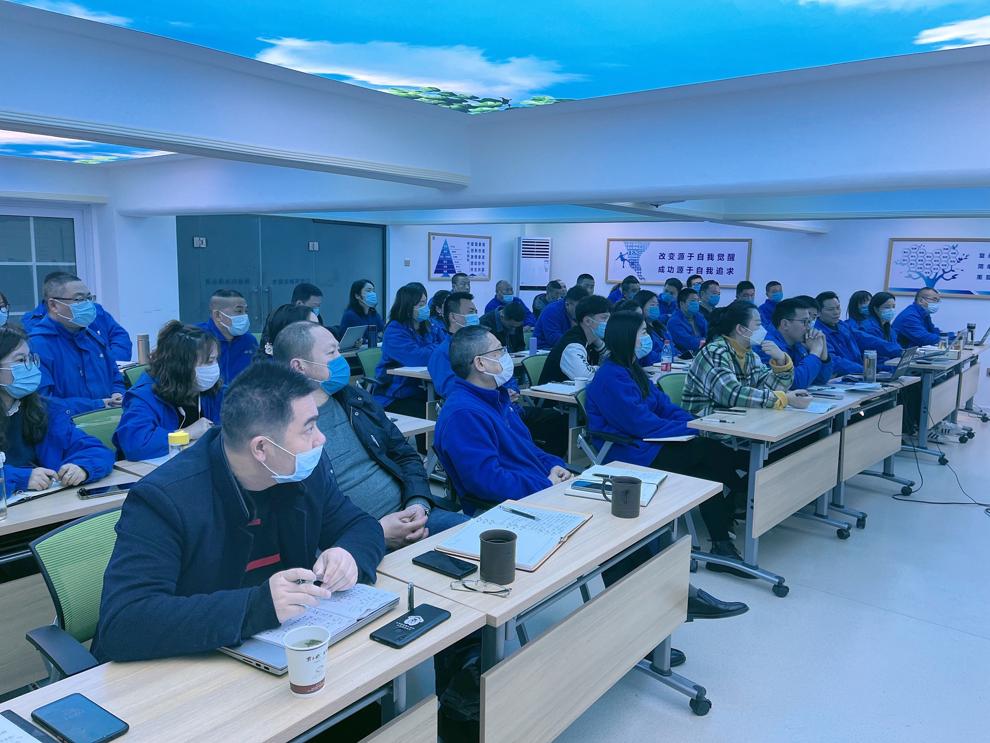 征程起，首戰(zhàn)捷，石花雙雄醉鼓足干勁備戰(zhàn)經(jīng)營(yíng)新季度！