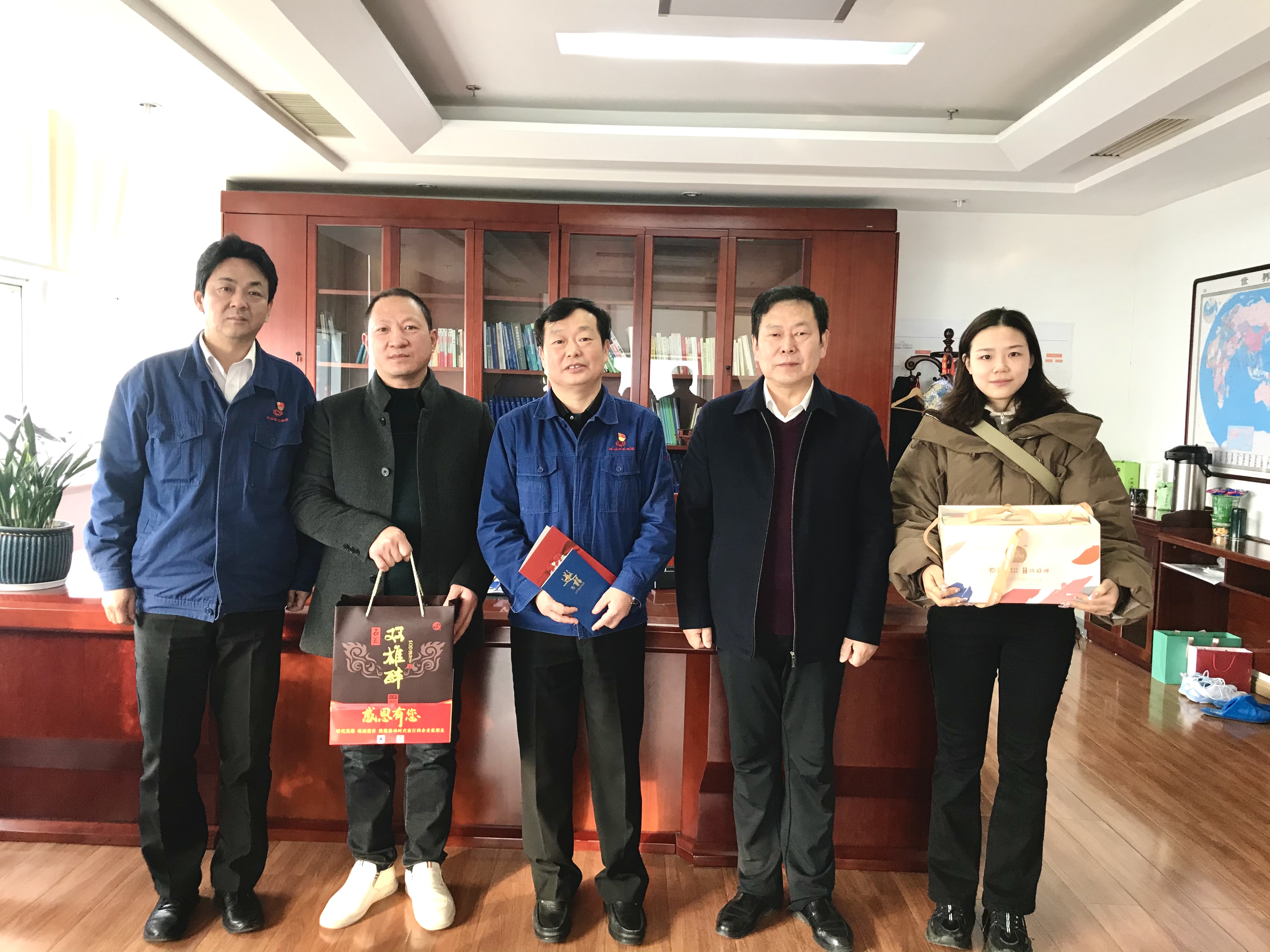 【雙雄醉贊助襄陽企業(yè)家暖心工程系列報(bào)道】企業(yè)家張偉、付昌旭、云志紅、陳綱、王乃華、李作發(fā)、張敏、黃偉等收到暖心生日祝福